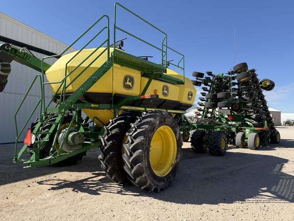 Image of John Deere N560 equipment image 1