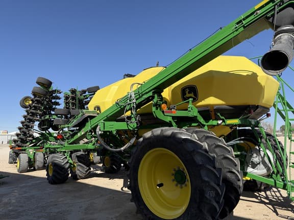 Image of John Deere N560 equipment image 4