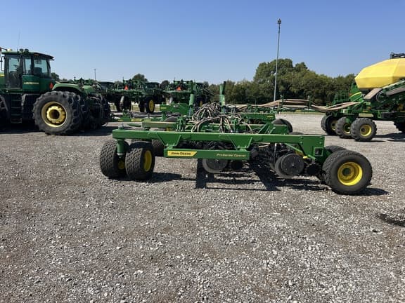 Image of John Deere N560 equipment image 2