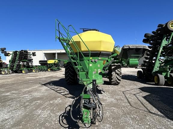 Image of John Deere N560 equipment image 1