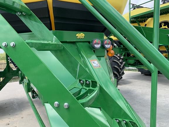 Image of John Deere N560 equipment image 2