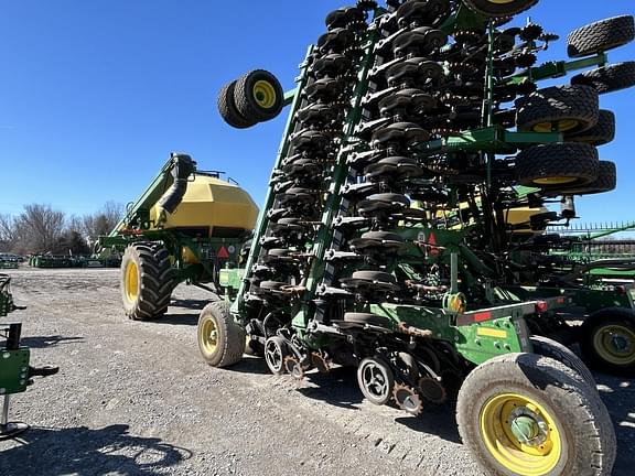 Image of John Deere N560 equipment image 3