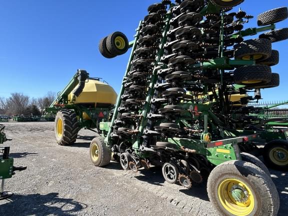 Image of John Deere N560 equipment image 4