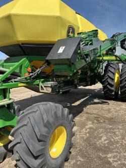 Image of John Deere N560F equipment image 2