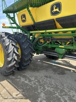 Image of John Deere N560F equipment image 4