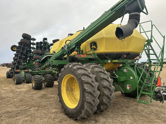 Image of John Deere N560F equipment image 3