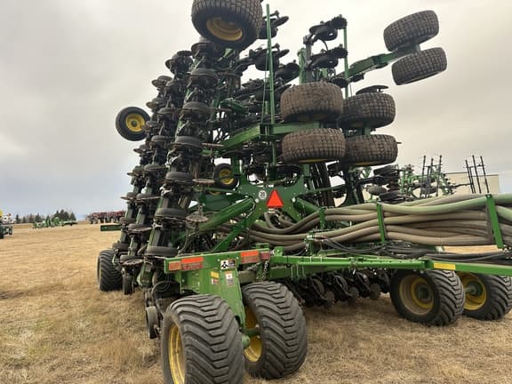 Image of John Deere N560F equipment image 4