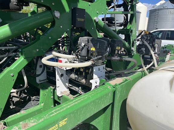 Image of John Deere N560F equipment image 3