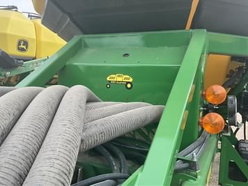 Main image John Deere N560F
