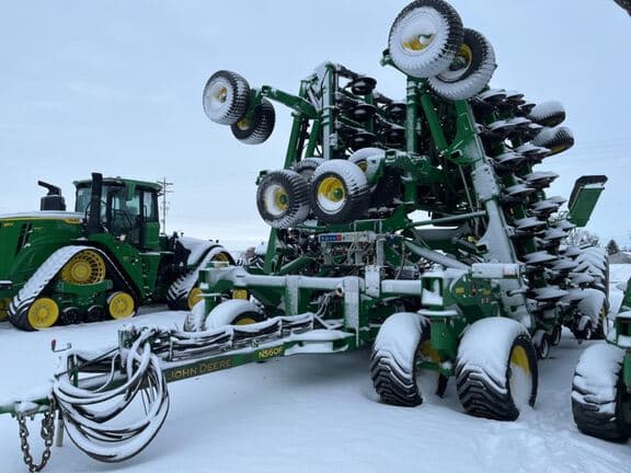 Image of John Deere N560F equipment image 1