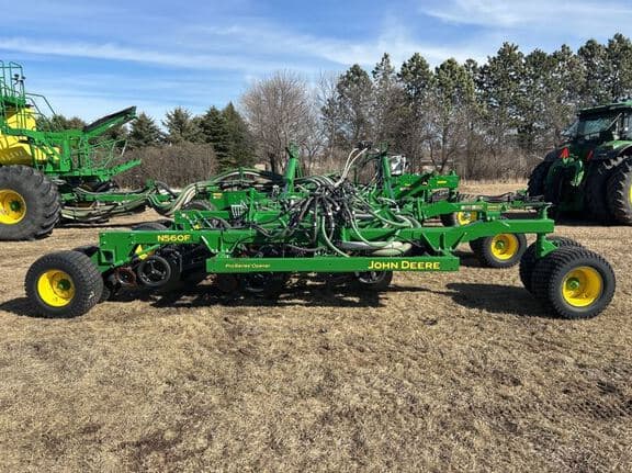 Image of John Deere N560F equipment image 1