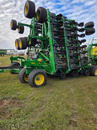 Image of John Deere N560F equipment image 3