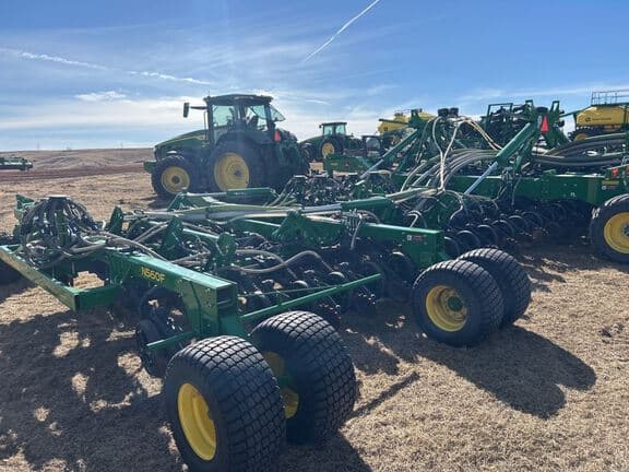 Image of John Deere N560F equipment image 4