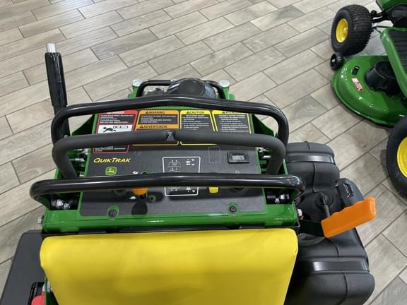 Image of John Deere Q810E equipment image 4