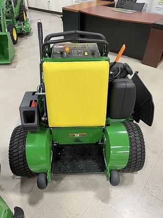 Image of John Deere Q820E equipment image 2