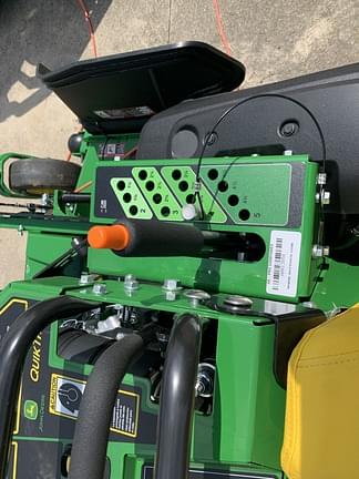 Image of John Deere Q820M equipment image 4