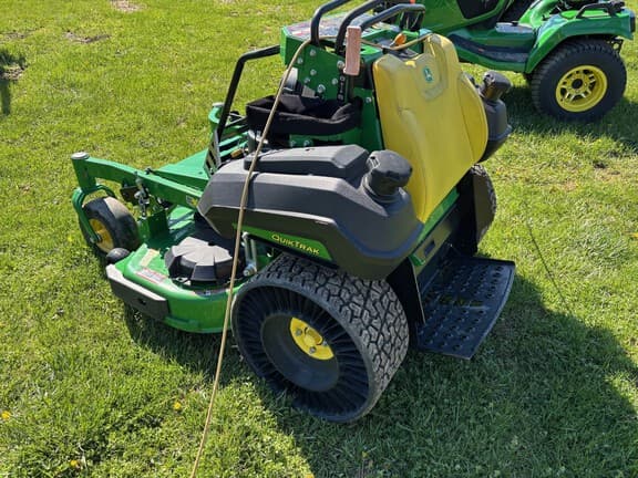 Image of John Deere Q820M equipment image 3