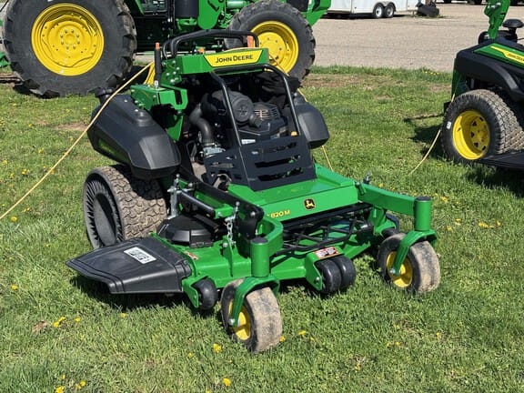2024 John Deere Q820M Equipment Image0