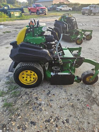 Image of John Deere Q820M equipment image 3