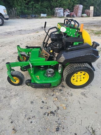 2024 John Deere Q820M Equipment Image0