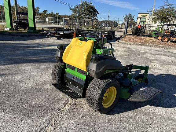 Image of John Deere Q820M equipment image 2