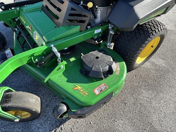 Image of John Deere Q820M equipment image 4