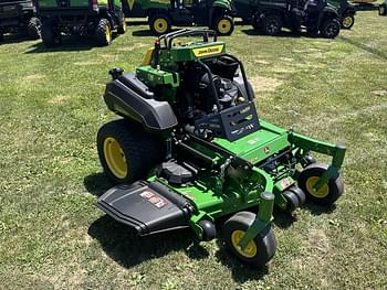 2024 John Deere Q820M Equipment Image0