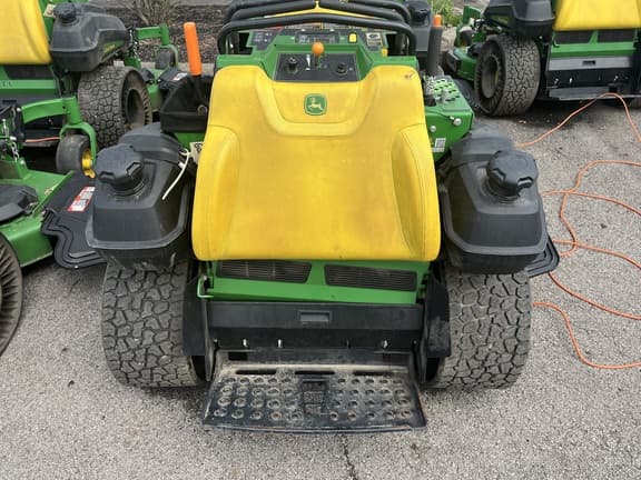Image of John Deere Q820M equipment image 3