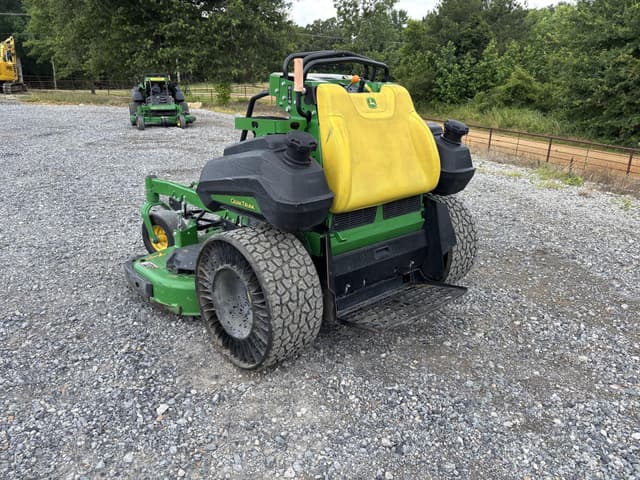 Image of John Deere Q820M equipment image 4