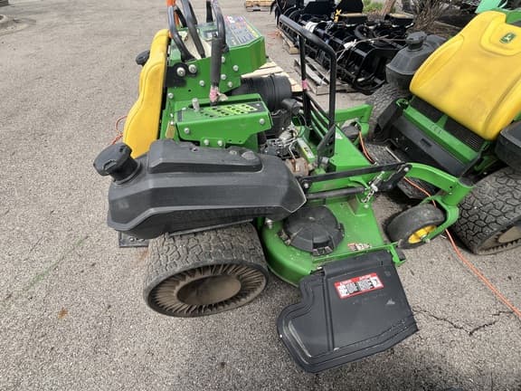 Image of John Deere Q820M equipment image 3