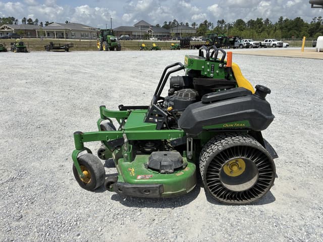 Image of John Deere Q820M equipment image 1