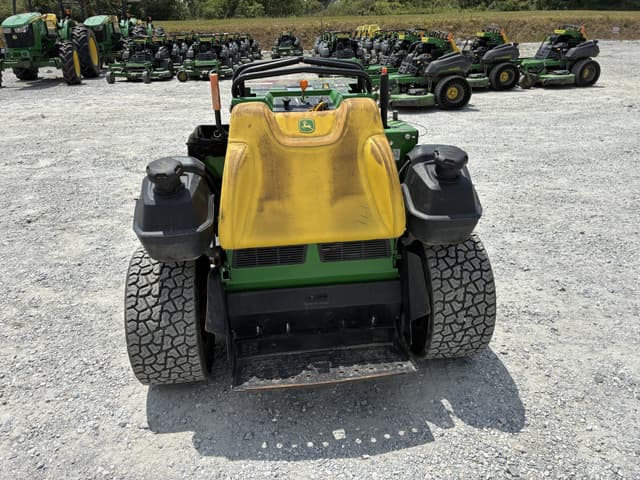 Image of John Deere Q820M equipment image 3