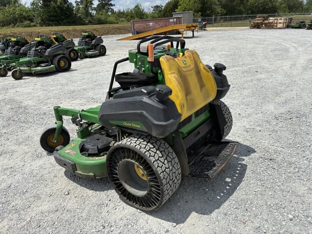 Image of John Deere Q820M equipment image 2