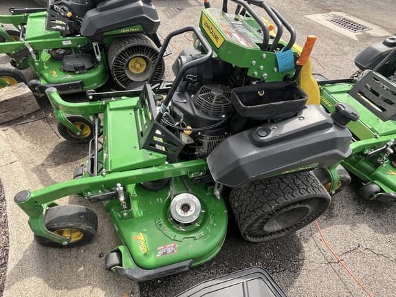 Image of John Deere Q820M equipment image 3