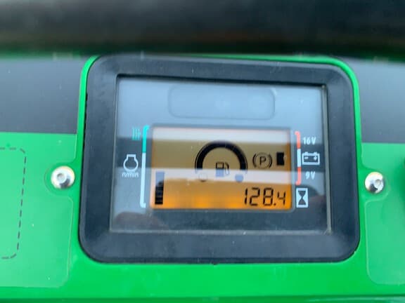 Image of John Deere Q850M equipment image 2