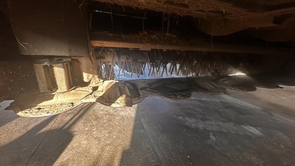 Image of John Deere R400 equipment image 4