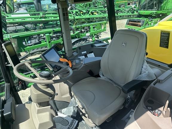 Image of John Deere R4023 equipment image 3
