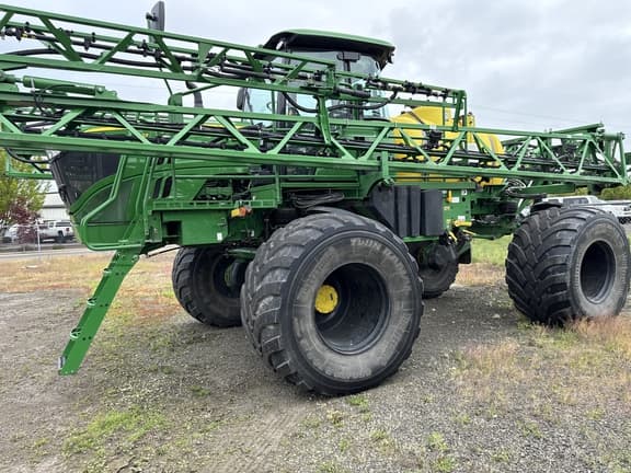 Image of John Deere R4023 equipment image 1