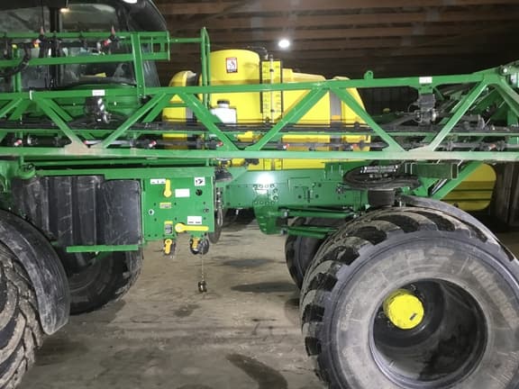 Image of John Deere R4023 equipment image 2