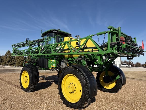 Image of John Deere R4023 equipment image 1