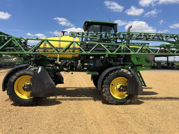 Image of John Deere R4023 equipment image 3