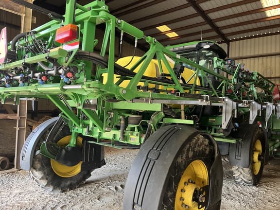 Image of John Deere R4023 equipment image 3