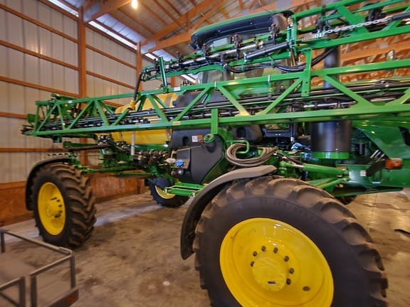 Image of John Deere R4023 equipment image 1