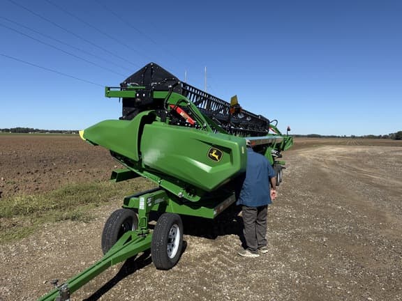 Image of John Deere RD35F equipment image 3