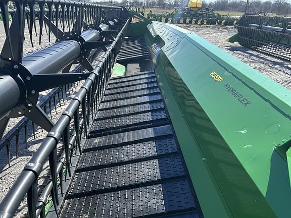 Image of John Deere RD35F equipment image 1