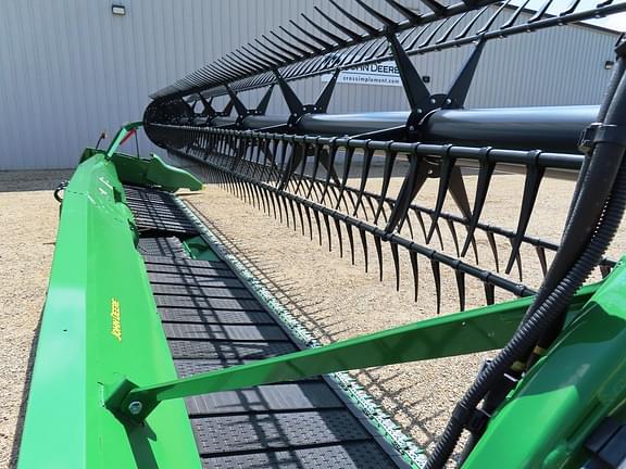 Image of John Deere RD35F equipment image 2