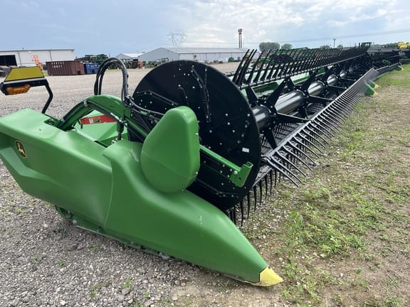 Main image John Deere RD35F