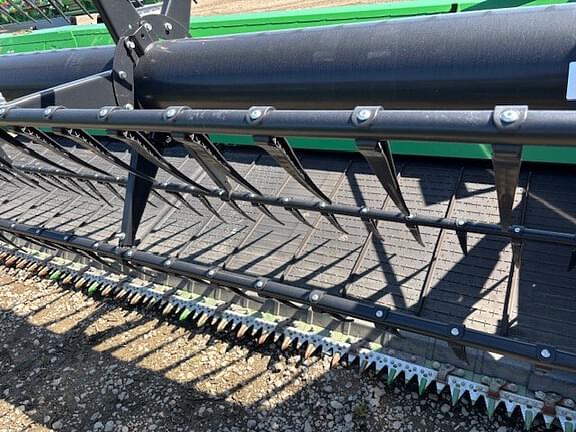 Image of John Deere RD35F equipment image 4