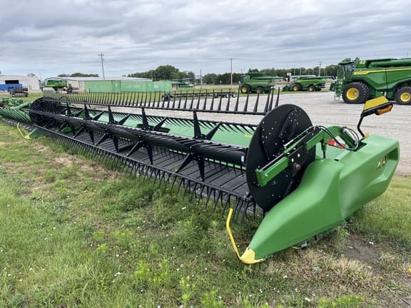 Image of John Deere RD35F equipment image 1
