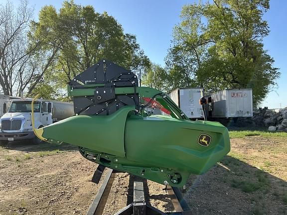 Image of John Deere RD35F equipment image 3
